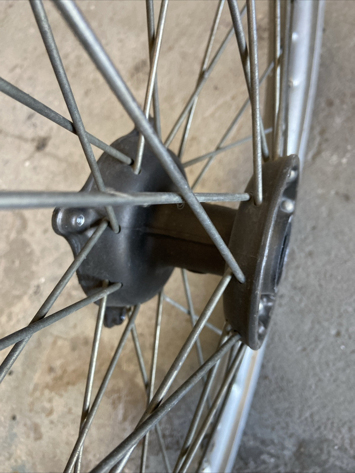 06 07 08 KAWASAKI KX 250F KX 450F  KX 125/ 250 OEM FRONT WHEEL 41034-0037-10Y