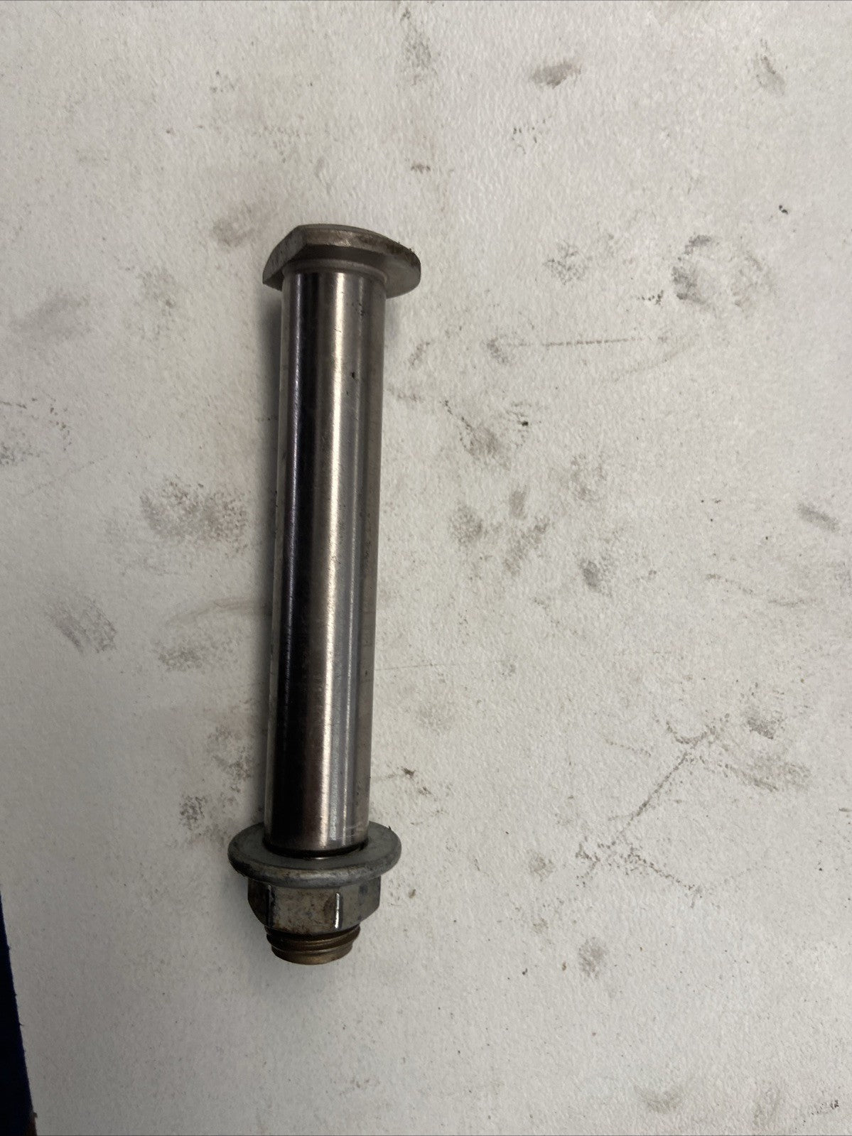Rear Suspension Linkage Bolt  11-22 772 04 085 000