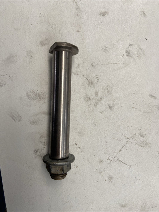 Rear Suspension Linkage Bolt  11-22 772 04 085 000